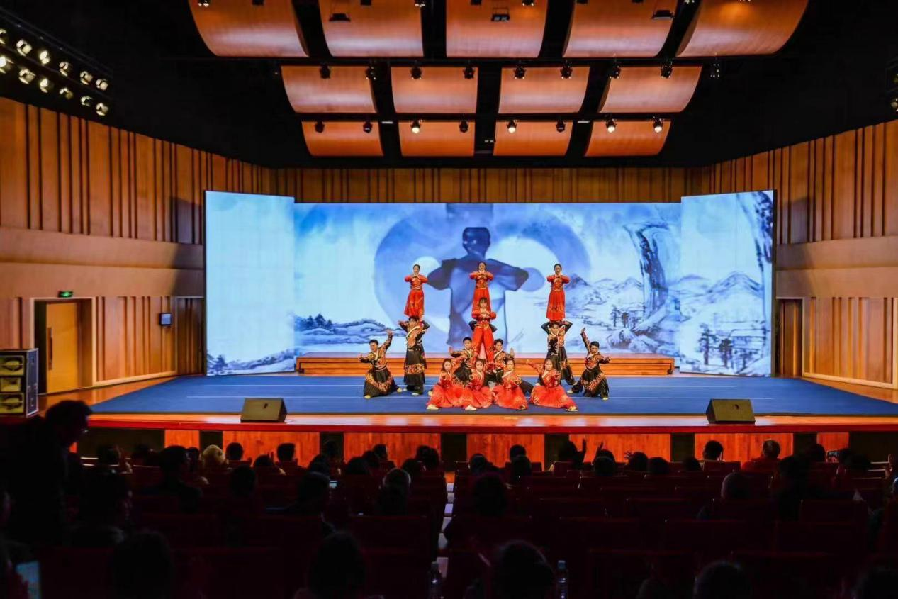 纪念江西省与柬埔寨暹粒省缔结友城10周年联袂文艺汇演在beat365正版唯一入口必一举行_fororder_图片13 纪念江西省与柬埔寨暹粒省缔结友城10周年联袂文艺汇演在beat365正版唯一入口必一举行_fororder_图片13